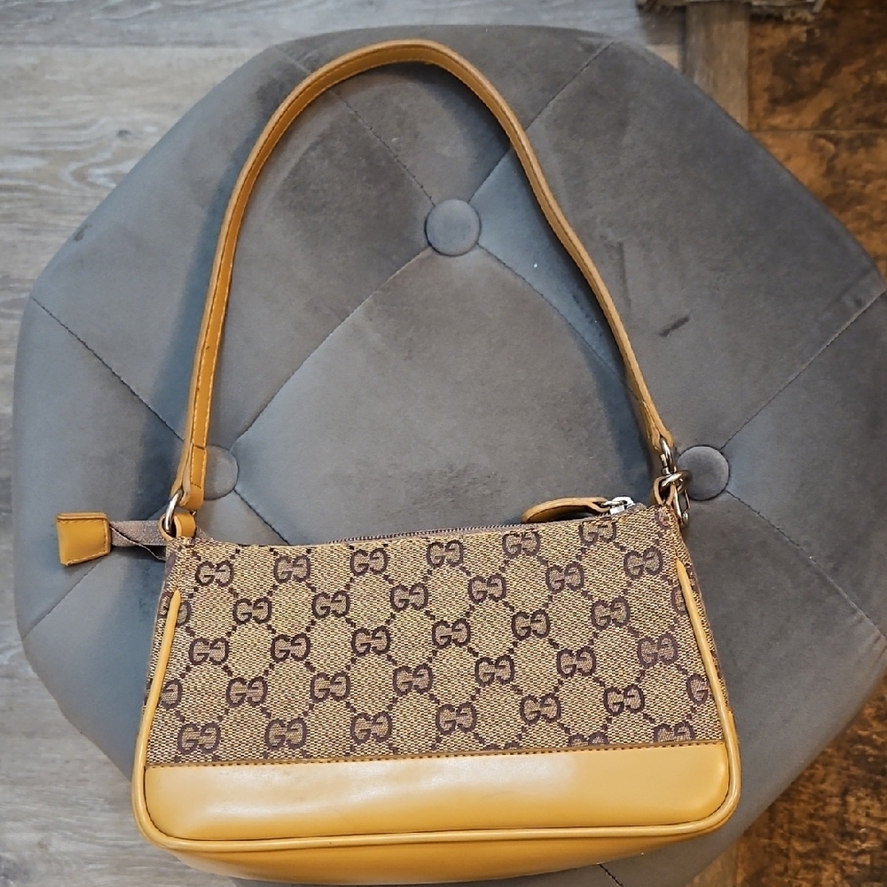 *FINAL REDUCTION* Unbranded Mini Handbag